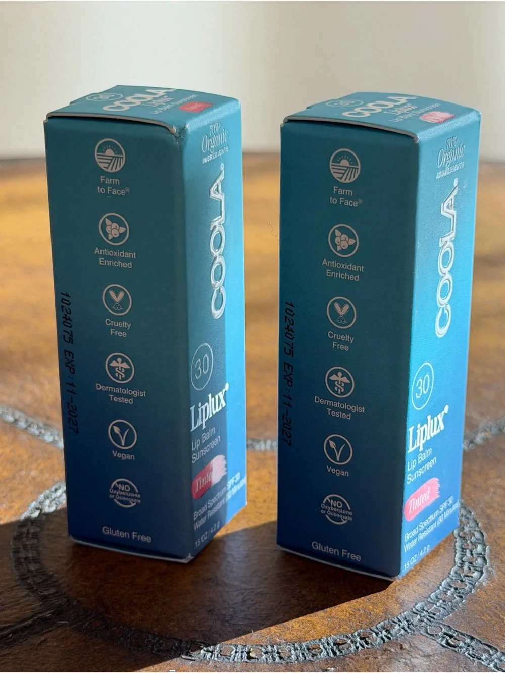 NEW IN BOX 2 TINTED COOLA ORGANIC LIPLUX LIP BALM SUNSCREEN SPF 30 WATERPROOF